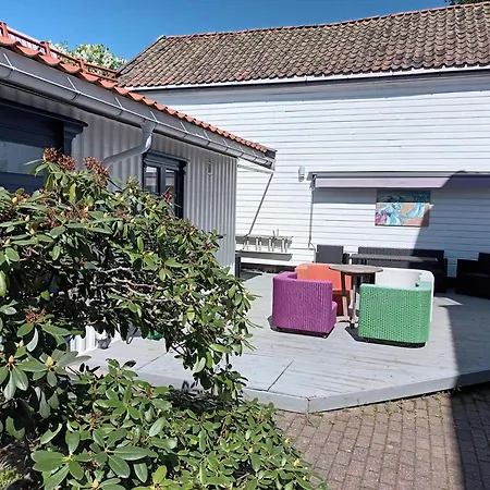Blue And White Courtyard Apartment Larvik Exterior photo